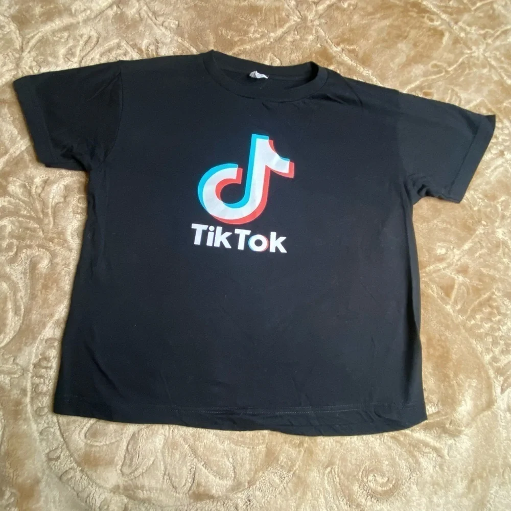 TikTok Youth Medium T-Shirt Crop TSM 100% Cotton
